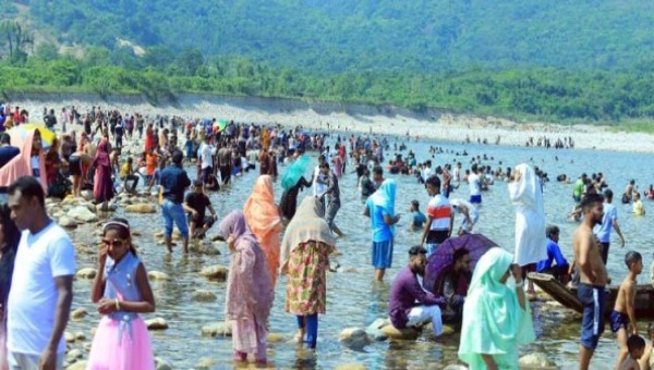 সাদাপাথর লুটে আ.লীগ-বিএনপি-জামায়াত-এনসিপিসহ ৪২ জনের তালিকা প্রকাশ সিলেটের কোম্পানীগঞ্জ ভোলাগঞ্জে সাদাপাথর