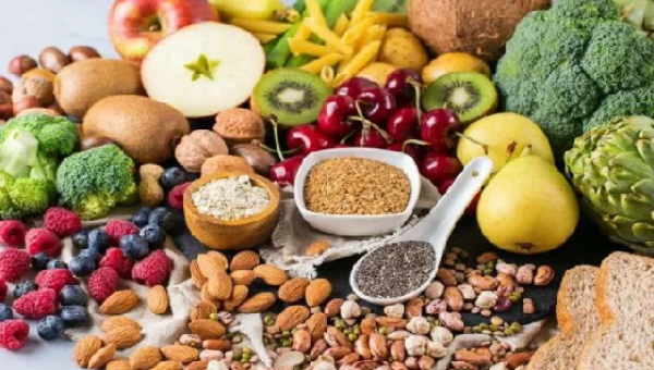 এই ৫ খাবার বয়স ধরে রাখে বেরি ফল, অলিভ অয়েল, বাদাম ও সবুজ শাকসবজি