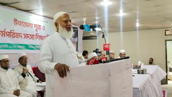 জামায়াতে ইসলামীর আমির ডা. শফিকুর রহমান সিলেটের মালঞ্চ কমিউনিটি সেন্টারে বক্তব্য রাখছেন