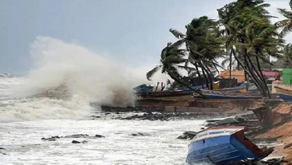 ধেয়ে আসছে ঘূর্ণিঝড় &lsquo;অর্ণব&rsquo;