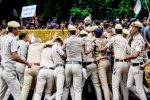 ভারতে প্রশ্নপত্র ফাঁসে শিক্ষামন্ত্রীর...